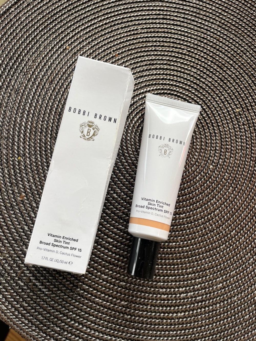 Bobbi Brown Vitamin enriched skin tint, Broad Spectrum SPF 15, Medium 1